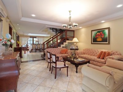 4 d | 1 suíte | 381,10 m² | Chácara das Pedras para Comprar