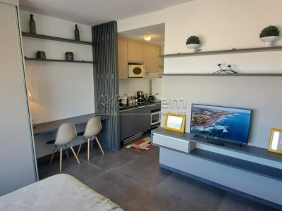 Studio | 27,17 m² | 1 min. PUC para Comprar ou Alugar